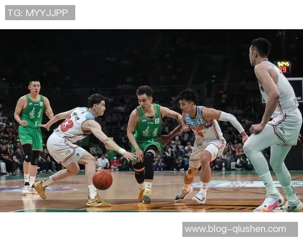 CBA四川队与南京队激战正酣谁能在赛场上笑到最后